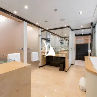 Master ensuite