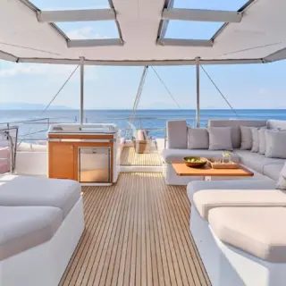 Fly bridge