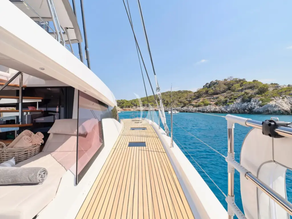 ALEXANDRA II - Full teak deck