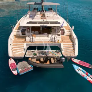 Aft bathing platform
