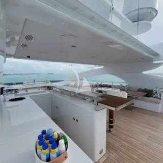 Sun deck bar and dining