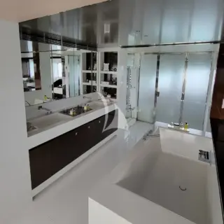 Owner's bath