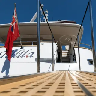 Easily access the yacht