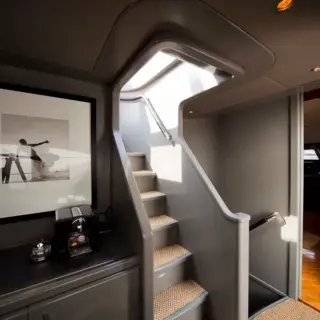 Access to flybridge