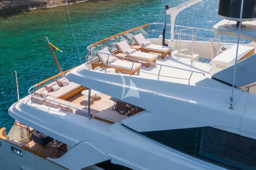 TAKARA ONE - Sundeck aft