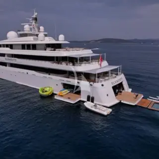 Swim platform & toys