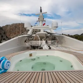 Jacuzzi Sundeck