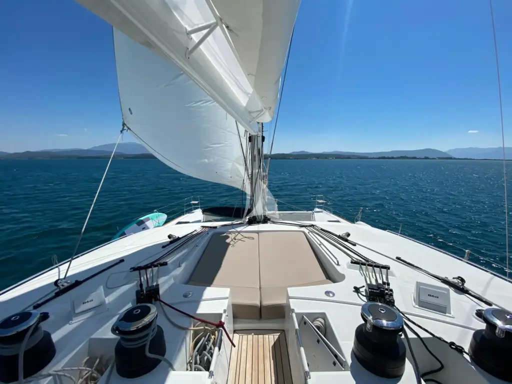 GRACE - Fly bridge tanning beds