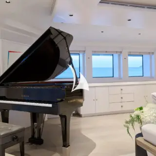 Main deck salon