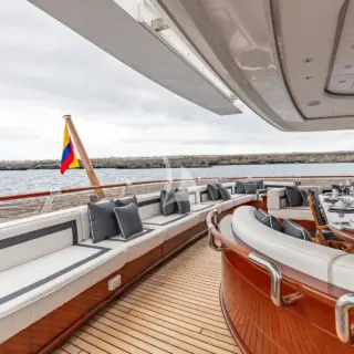 Bridge Deck Aft