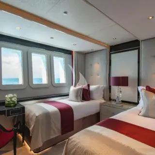 Lower deck twin cabin with pullman