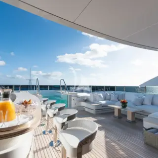 Sun deck pool and bar
