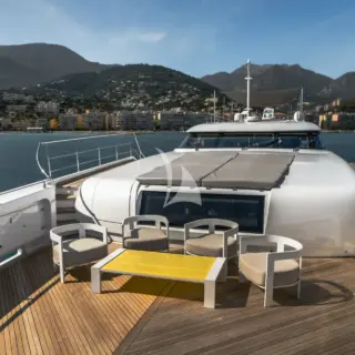FAST & FURIOUS - Bow Launge Area