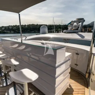 FAST & FURIOUS - Flybridge Bar