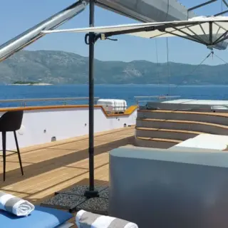 Sundeck bar
