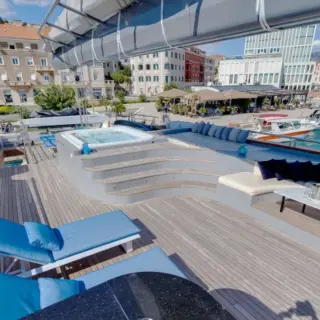 Sundeck