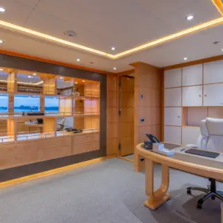 Owner's Office (Starlink Wi-Fi)
