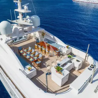 Overview Sun deck