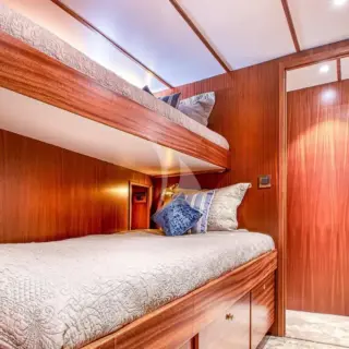 Twin Cabin