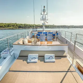 Upper Deck