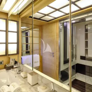 Master Cabin En suite facilities