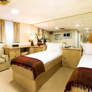 Main deck twin cabin