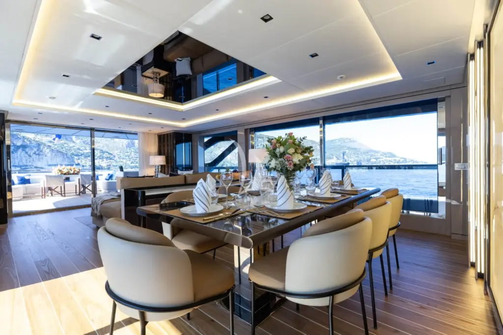 ARTEMIS - Main Dining