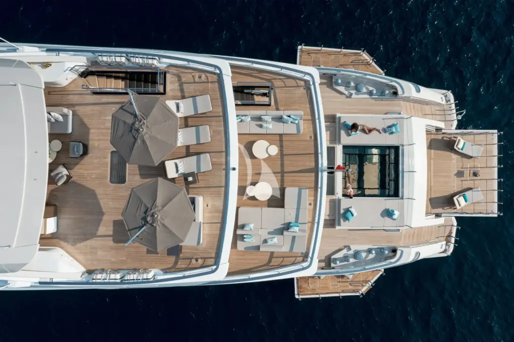 LEMON TREE - Aft decks