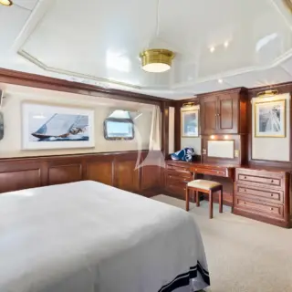 Guest Double Cabin