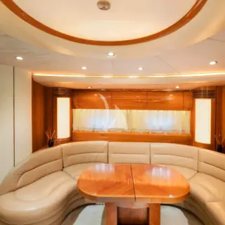 Salon dining