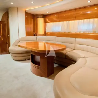 Salon dining