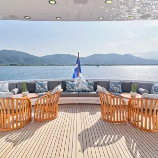 Upper deck aft seating area