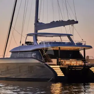 7X moored