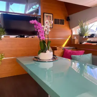 Dining table interior