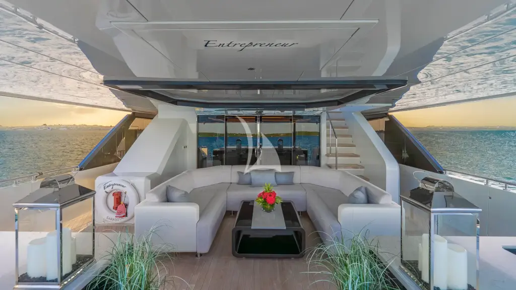 ENTREPRENEUR (116') - Main Aft Deck