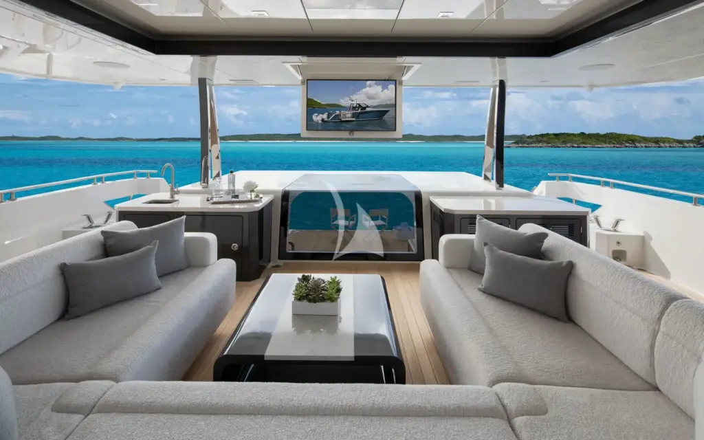 ENTREPRENEUR (116') - Main Aft Deck