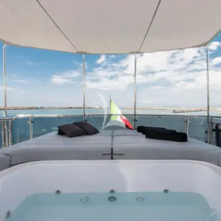 MIREDO Sundeck Jacuzzi