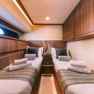 Twin suite