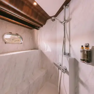 Master suite - Bathroom
