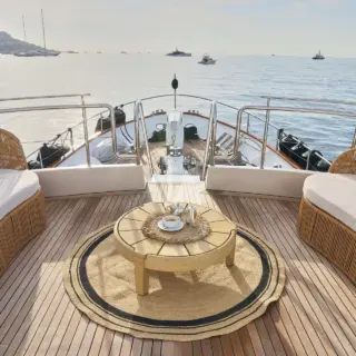 Portuguese lounge on Bridge