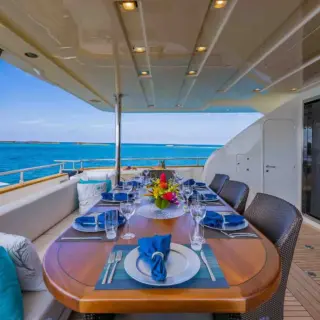 ONE AND ONLY - Main Deck Aft 