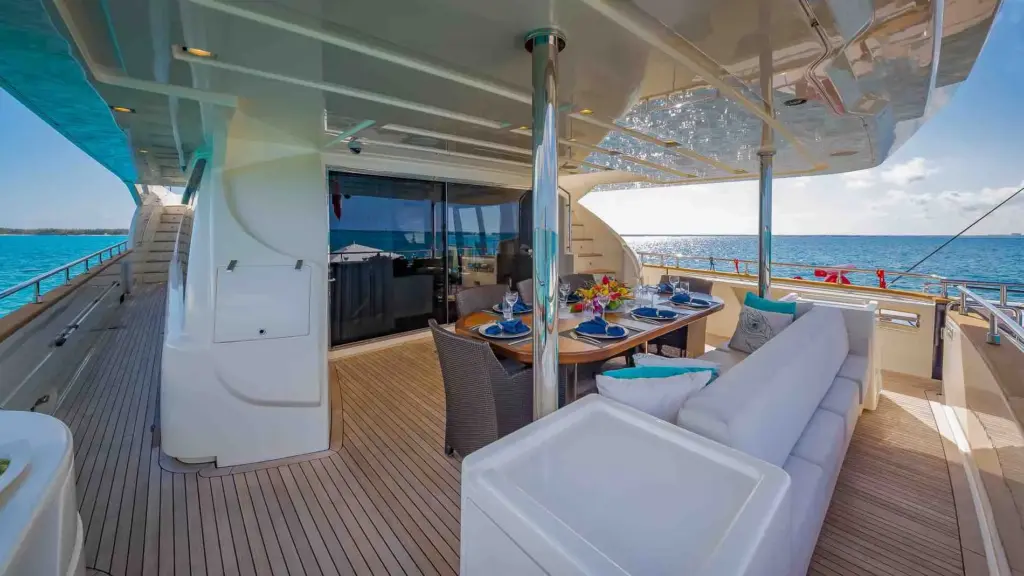 ONE AND ONLY - Main Deck Aft