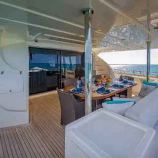 ONE AND ONLY - Main Deck Aft