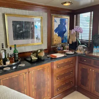 Main salon detail