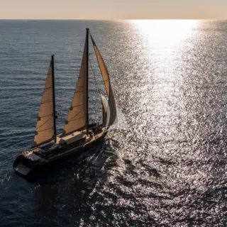 Miti One under sails