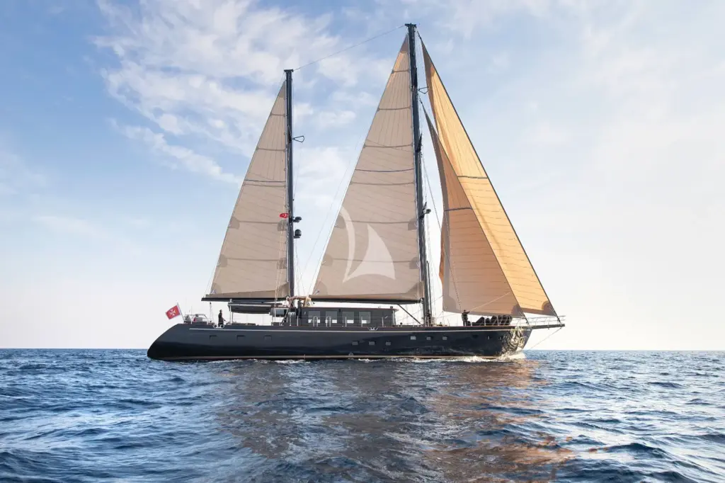 Miti One sailing side view