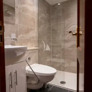 Guest ensuite