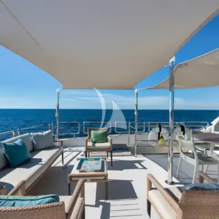 Sun deck aft
