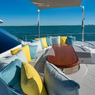 Forward seating