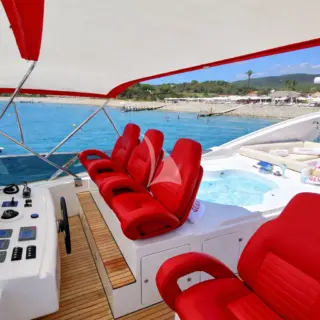 GEMINIS - Flybridge with jacuzzi